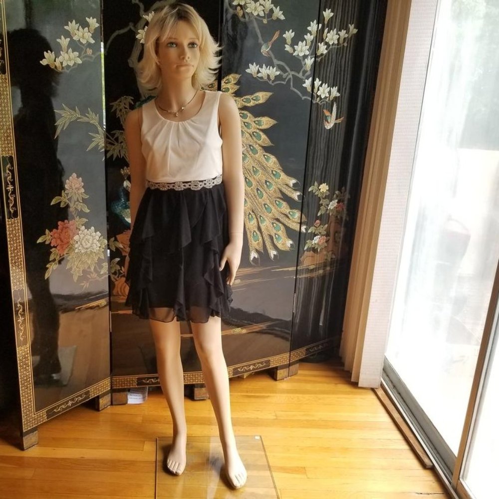 My Michelle Size 10 Black White Formal Dress
